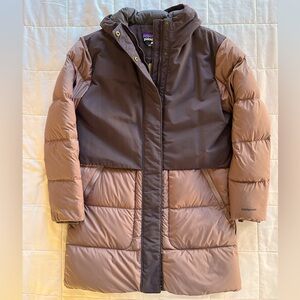 Patagonia Women’s Parka size Small